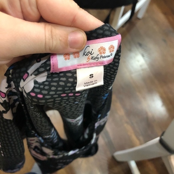 Scrub Top - Picture 2 of 2